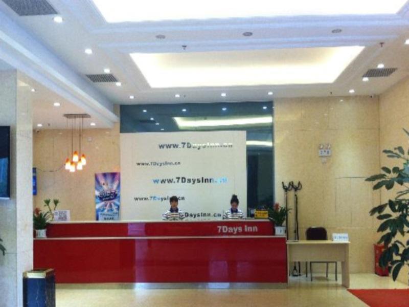 7 Days Inn Chengdu East Railway Station West Squar Esterno foto